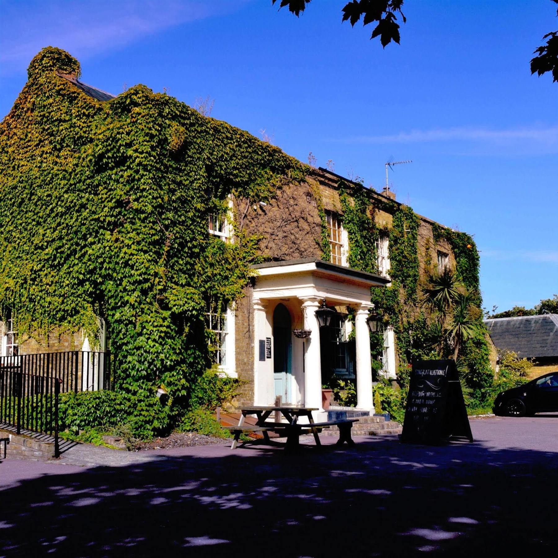 The Grove Ferry Inn Chislet Екстериор снимка